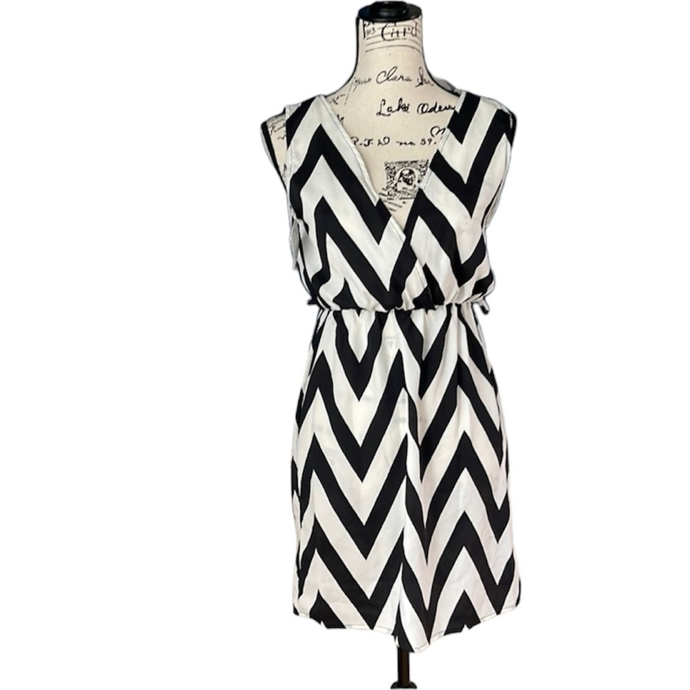 Chevron dress black and white